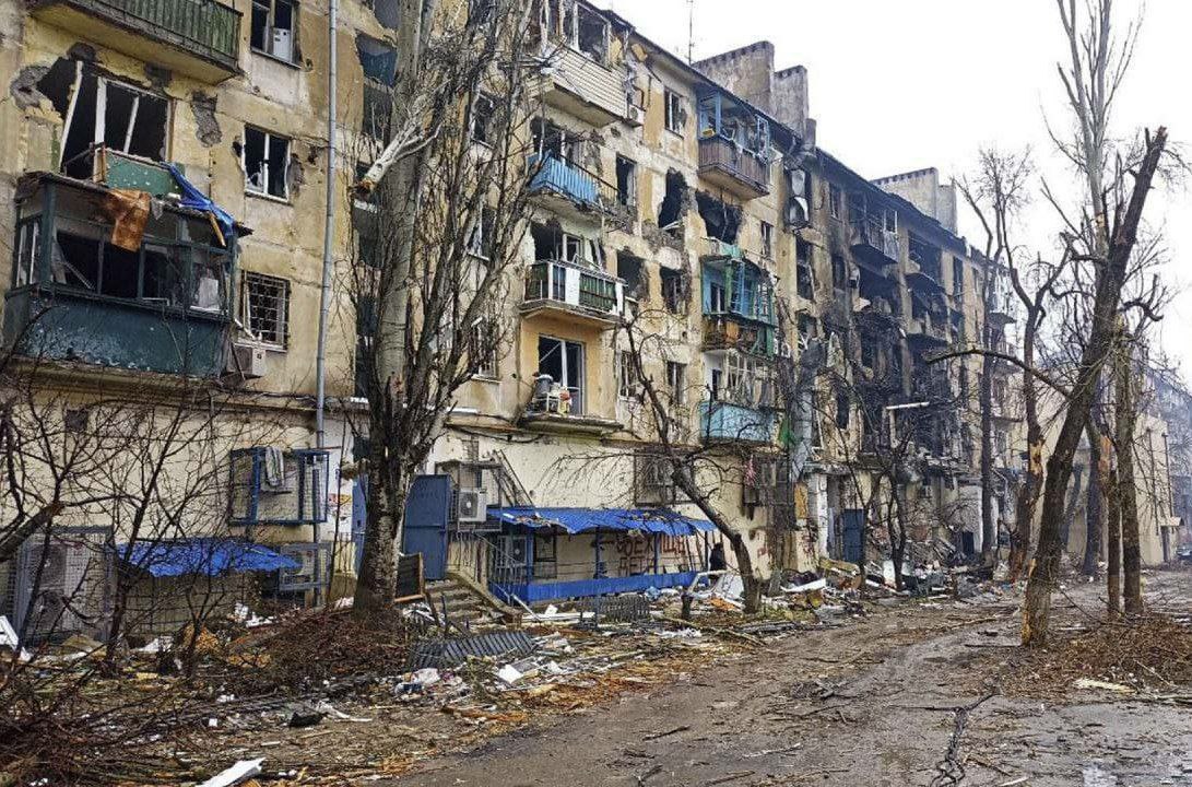 Появились новые фото полностью разрушенного Мариуполя: тысячи погибших